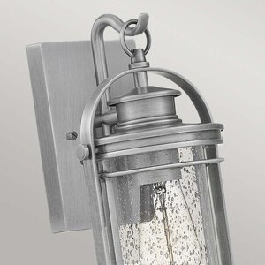 Booker wall light 2