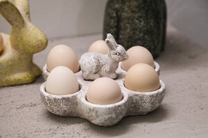 Lelu egg holder made of white cement with rabbit 3