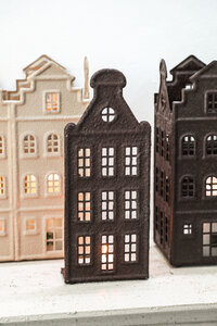Verina brown iron candle holder in a rough decorative style S 2