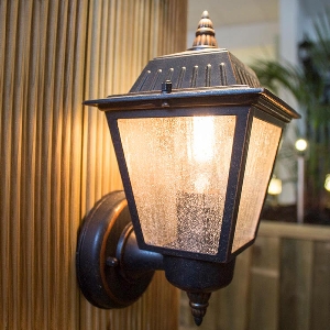 Highnam wall light 2