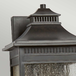 Livingston wall light 2