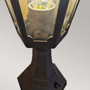 Parish Mini pedestal lantern 4
