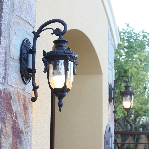 Philadelphia wall lantern 2