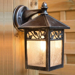 Winchcombe wall lantern 2