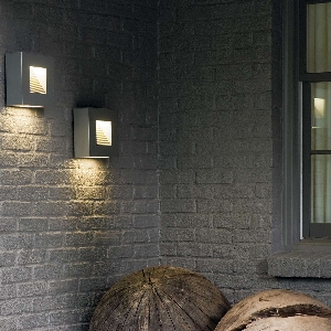 Luna Small LED Wall Light 2